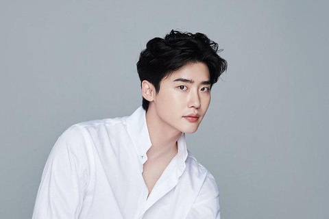 Top 10 sao Hàn Quốc đẹp trai nhất mọi thời đại gọi tên Lee Jong Suk, Lee Min Ho - Ảnh 11. Top 10 sao Hàn Quốc đẹp trai nhất mọi thời đại gọi tên Lee Jong Suk, Lee Min Ho - Ảnh 11.
