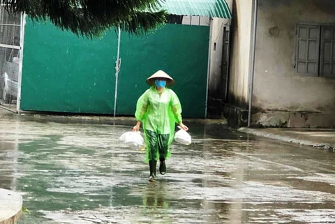 Những bác sĩ chữa COVID-19 kiêm luôn phụ hồ, sửa điện nước - Ảnh 4. Những bác sĩ chữa COVID-19 kiêm luôn phụ hồ, sửa điện nước - Ảnh 4.