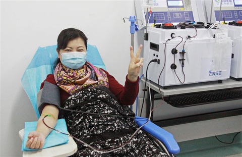 Âu, Mỹ dùng huyết tương điều trị cho bệnh nhân COVID-19 nặng - Ảnh 4. Âu, Mỹ dùng huyết tương điều trị cho bệnh nhân COVID-19 nặng - Ảnh 4.