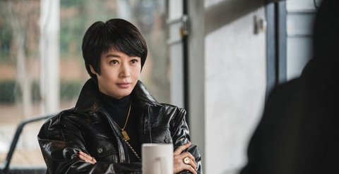 Hyena: Gay cấn trận chiến cuối cùng với ‘linh cẩu’ đầu đàn - Ảnh 6. Hyena: Gay cấn trận chiến cuối cùng với ‘linh cẩu’ đầu đàn - Ảnh 6.