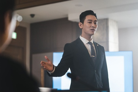Hyena: Gay cấn trận chiến cuối cùng với ‘linh cẩu’ đầu đàn - Ảnh 7. Hyena: Gay cấn trận chiến cuối cùng với ‘linh cẩu’ đầu đàn - Ảnh 7.