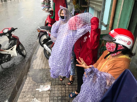 TP.HCM và Nam Bộ mưa nhiều ngày liền, đã tới mùa mưa? - Ảnh 5. TP.HCM và Nam Bộ mưa nhiều ngày liền, đã tới mùa mưa? - Ảnh 5.