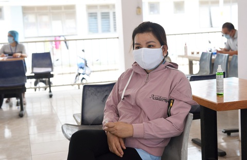 Công nhân thấy an tâm khi được xét nghiệm sàng lọc COVID-19 - Ảnh 6. Công nhân thấy an tâm khi được xét nghiệm sàng lọc COVID-19 - Ảnh 6.