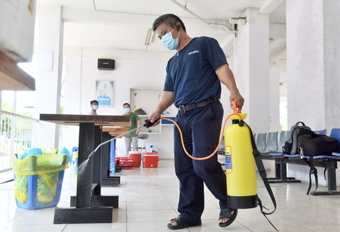 Công nhân thấy an tâm khi được xét nghiệm sàng lọc COVID-19 - Ảnh 11. Công nhân thấy an tâm khi được xét nghiệm sàng lọc COVID-19 - Ảnh 11.