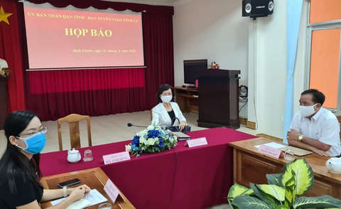 Xử lý trách nhiệm thế nào với Phó chủ tịch HĐND huyện chống đối kiểm dịch COVID-19? - Ảnh 2. Xử lý trách nhiệm thế nào với Phó chủ tịch HĐND huyện chống đối kiểm dịch COVID-19? - Ảnh 2.
