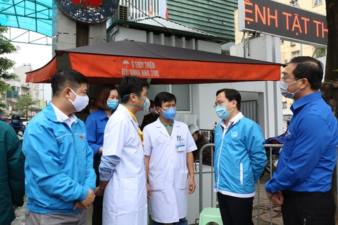 Triệu bữa cơm đến với xóm chạy thận Hà Nội - Ảnh 3. Triệu bữa cơm đến với xóm chạy thận Hà Nội - Ảnh 3.