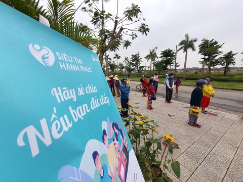 Siêu thị hạnh phúc - siêu thị 0 đồng dành tặng người nghèo - Ảnh 2. Siêu thị hạnh phúc - siêu thị 0 đồng dành tặng người nghèo - Ảnh 2.