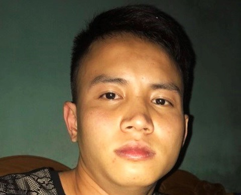 Tạm giữ thanh niên thông chốt kiểm dịch tông gãy tay cán bộ công an - Ảnh 1. Tạm giữ thanh niên thông chốt kiểm dịch tông gãy tay cán bộ công an - Ảnh 1.