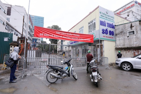 Bệnh nhân COVID-19 phi công người Anh và bệnh nhân 20 tiến triển đáng khích lệ - Ảnh 1. Bệnh nhân COVID-19 phi công người Anh và bệnh nhân 20 tiến triển đáng khích lệ - Ảnh 1.