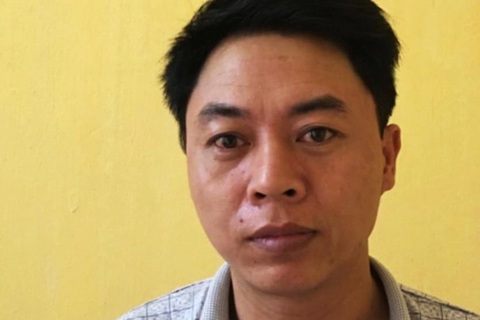 Khởi tố kẻ cầm dao đuổi chém trưởng Công an xã tại chốt kiểm soát COVID-19 - Ảnh 1. Khởi tố kẻ cầm dao đuổi chém trưởng Công an xã tại chốt kiểm soát COVID-19 - Ảnh 1.