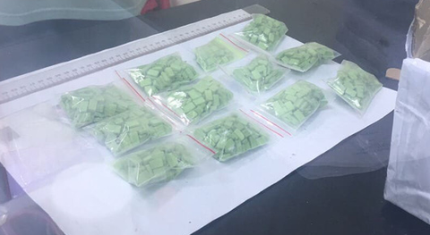Bắt 6 người trong băng ma túy, thu hơn 10kg hàng đá - Ảnh 5. Bắt 6 người trong băng ma túy, thu hơn 10kg hàng đá - Ảnh 5.