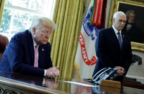 Quyết định khó nhất của ông Trump: Thời điểm và cách thức mở cửa lại nền kinh tế - Ảnh 1. Quyết định khó nhất của ông Trump: Thời điểm và cách thức mở cửa lại nền kinh tế - Ảnh 1.