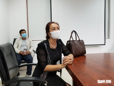 Vụ đấm bảo vệ vì được yêu cầu đo thân nhiệt: Vợ đến xin lỗi thay chồng - Ảnh 1. Vụ đấm bảo vệ vì được yêu cầu đo thân nhiệt: Vợ đến xin lỗi thay chồng - Ảnh 1.