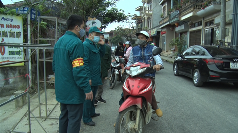 Cách ly một thôn và phòng khám gần 20 nhân viên y tế tại Hà Giang - Ảnh 1. Cách ly một thôn và phòng khám gần 20 nhân viên y tế tại Hà Giang - Ảnh 1.