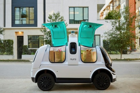 Robot, máy bay không người lái lên ngôi mùa dịch - Ảnh 3. Robot, máy bay không người lái lên ngôi mùa dịch - Ảnh 3.