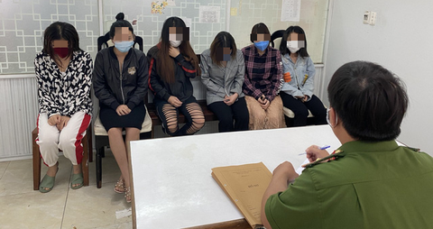 Phá đường dây mại dâm phục vụ người nước ngoài ở Đà Nẵng - Ảnh 1. Phá đường dây mại dâm phục vụ người nước ngoài ở Đà Nẵng - Ảnh 1.