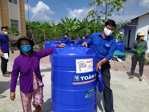 Có bồn chứa này, một mình tui xài cả năm - Ảnh 2. Có bồn chứa này, một mình tui xài cả năm - Ảnh 2.