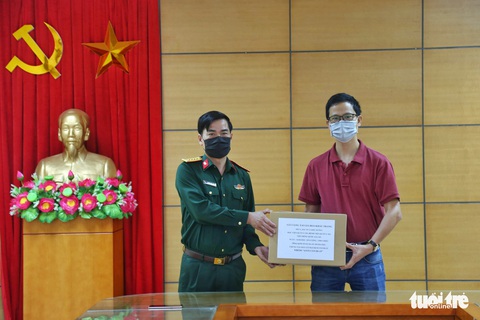 Chế tai giả tặng y bác sĩ tuyến đầu chống dịch COVID-19 - Ảnh 11. Chế tai giả tặng y bác sĩ tuyến đầu chống dịch COVID-19 - Ảnh 11.