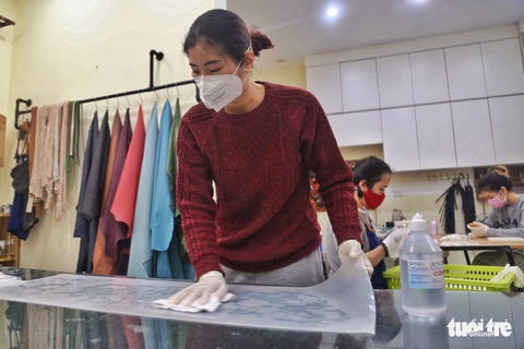 Chế tai giả tặng y bác sĩ tuyến đầu chống dịch COVID-19 - Ảnh 4. Chế tai giả tặng y bác sĩ tuyến đầu chống dịch COVID-19 - Ảnh 4.