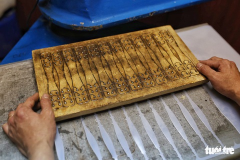 Chế tai giả tặng y bác sĩ tuyến đầu chống dịch COVID-19 - Ảnh 6. Chế tai giả tặng y bác sĩ tuyến đầu chống dịch COVID-19 - Ảnh 6.