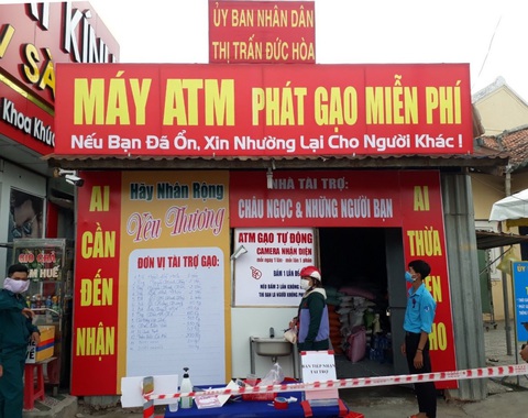 Cây ATM gạo tại Cần Thơ, Long An chia sẻ khó khăn với người nghèo - Ảnh 2. Cây ATM gạo tại Cần Thơ, Long An chia sẻ khó khăn với người nghèo - Ảnh 2.