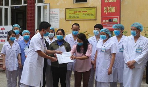 3 nhân viên Công ty Trường Sinh được công bố khỏi bệnh - Ảnh 1. 3 nhân viên Công ty Trường Sinh được công bố khỏi bệnh - Ảnh 1.