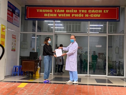 Hai ca COVID-19 từng xét nghiệm âm tính rồi dương tính được công bố khỏi bệnh - Ảnh 1. Hai ca COVID-19 từng xét nghiệm âm tính rồi dương tính được công bố khỏi bệnh - Ảnh 1.