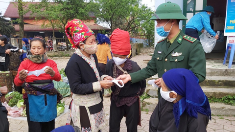 Hoãn cưới vợ để... chống dịch COVID-19 - Ảnh 1. Hoãn cưới vợ để... chống dịch COVID-19 - Ảnh 1.