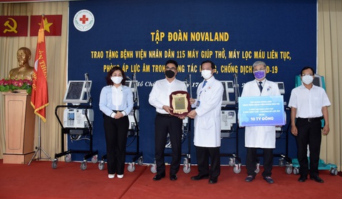 Novaland tặng trang thiết bị y tế đến Bệnh viện Nhân dân 115 - Ảnh 1. Novaland tặng trang thiết bị y tế đến Bệnh viện Nhân dân 115 - Ảnh 1.
