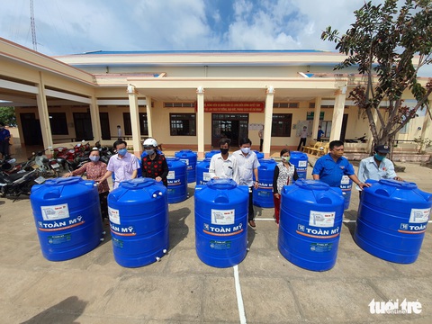 Có bồn chứa lớn, tui xài được 3 tháng, mừng quá trời mừng - Ảnh 1. Có bồn chứa lớn, tui xài được 3 tháng, mừng quá trời mừng - Ảnh 1.