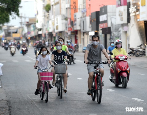 Thong thả đạp xe giữa Sài Gòn mùa phòng dịch COVID-19 - Ảnh 8. Thong thả đạp xe giữa Sài Gòn mùa phòng dịch COVID-19 - Ảnh 8.
