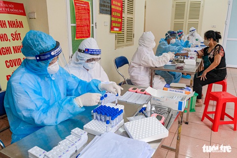 Tiểu thương sẵn sàng nghỉ làm để được xét nghiệm nhanh COVID-19 - Ảnh 5. Tiểu thương sẵn sàng nghỉ làm để được xét nghiệm nhanh COVID-19 - Ảnh 5.
