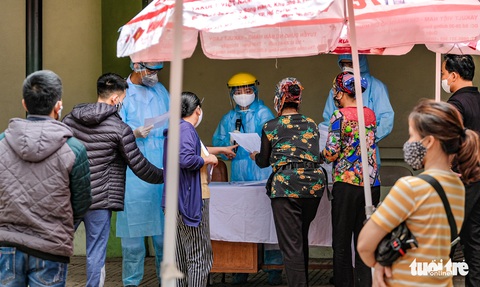 Tiểu thương sẵn sàng nghỉ làm để được xét nghiệm nhanh COVID-19 - Ảnh 4. Tiểu thương sẵn sàng nghỉ làm để được xét nghiệm nhanh COVID-19 - Ảnh 4.