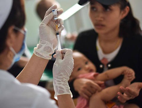Khuyến cáo không tiêm vắcxin ngừa lao cho người lớn để giảm tác hại do COVID-19 - Ảnh 1. Khuyến cáo không tiêm vắcxin ngừa lao cho người lớn để giảm tác hại do COVID-19 - Ảnh 1.