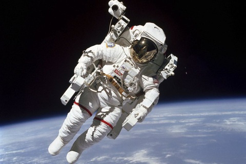 12.000 hồ sơ đăng ký lên Mặt trăng, NASA mất cả năm để chọn người - Ảnh 1. 12.000 hồ sơ đăng ký lên Mặt trăng, NASA mất cả năm để chọn người - Ảnh 1.