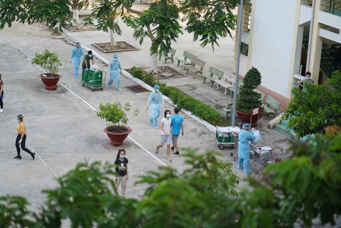 Xúc động lá thư của một du học sinh gửi các chiến sĩ ở khu cách ly do COVID-19 - Ảnh 2. Xúc động lá thư của một du học sinh gửi các chiến sĩ ở khu cách ly do COVID-19 - Ảnh 2.