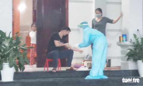 Nghệ An lấy mẫu xét nghiệm gần 1.000 người từ Bạch Mai về - Ảnh 1. Nghệ An lấy mẫu xét nghiệm gần 1.000 người từ Bạch Mai về - Ảnh 1.