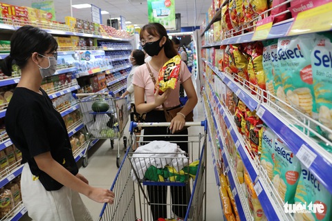 Bà con mình nhớ chú ý an toàn khi mua sắm trong mùa dịch COVID-19 - Ảnh 8. Bà con mình nhớ chú ý an toàn khi mua sắm trong mùa dịch COVID-19 - Ảnh 8.