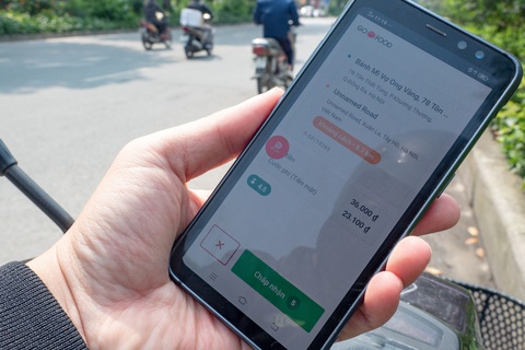 Người vận chuyển trong tâm dịch - Ảnh 3. Người vận chuyển trong tâm dịch - Ảnh 3.