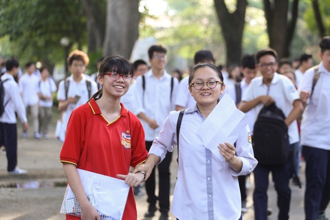 Hà Nội dự kiến cho học sinh đi học trở lại vào đầu tháng 5 - Ảnh 1. Hà Nội dự kiến cho học sinh đi học trở lại vào đầu tháng 5 - Ảnh 1.