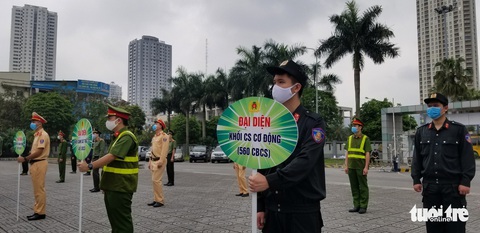 Công an Hà Nội bắt đầu hiến máu trong 10 ngày - Ảnh 2. Công an Hà Nội bắt đầu hiến máu trong 10 ngày - Ảnh 2.