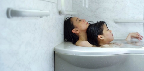 37 Seconds: Một cuộc đời khát khao tự do nhưng cơ thể lại là chiếc lồng quá chật - Ảnh 4. 37 Seconds: Một cuộc đời khát khao tự do nhưng cơ thể lại là chiếc lồng quá chật - Ảnh 4.