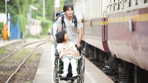37 Seconds: Một cuộc đời khát khao tự do nhưng cơ thể lại là chiếc lồng quá chật - Ảnh 1. 37 Seconds: Một cuộc đời khát khao tự do nhưng cơ thể lại là chiếc lồng quá chật - Ảnh 1.