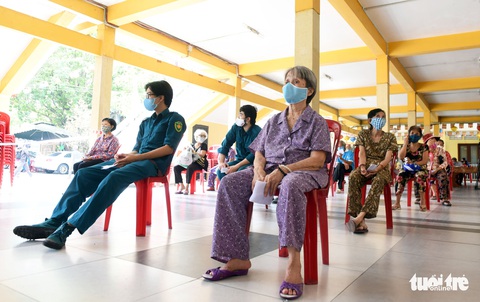 Tôi đã bật khóc ở siêu thị 0 đồng của người Sài Gòn - Ảnh 3. Tôi đã bật khóc ở siêu thị 0 đồng của người Sài Gòn - Ảnh 3.