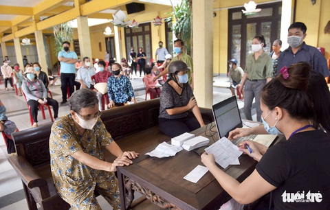 Tôi đã bật khóc ở siêu thị 0 đồng của người Sài Gòn - Ảnh 6. Tôi đã bật khóc ở siêu thị 0 đồng của người Sài Gòn - Ảnh 6.