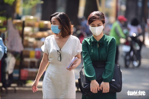 TP.HCM xem xét chi hơn 95 tỉ hỗ trợ khẩu trang cho học sinh, công nhân - Ảnh 1. TP.HCM xem xét chi hơn 95 tỉ hỗ trợ khẩu trang cho học sinh, công nhân - Ảnh 1.