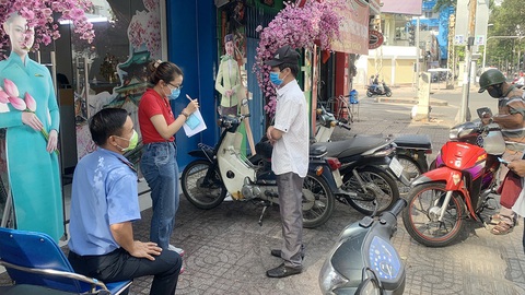 Tặng quà, quý cả cách trao - Ảnh 1. Tặng quà, quý cả cách trao - Ảnh 1.