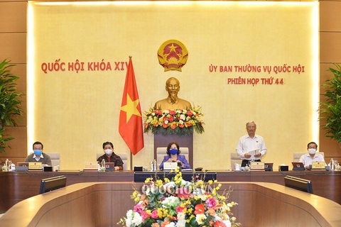 Chủ tịch Quốc hội Nguyễn Thị Kim Ngân: Đọc dự luật về bỏ sổ hộ khẩu, tôi rất mừng - Ảnh 1. Chủ tịch Quốc hội Nguyễn Thị Kim Ngân: Đọc dự luật về bỏ sổ hộ khẩu, tôi rất mừng - Ảnh 1.