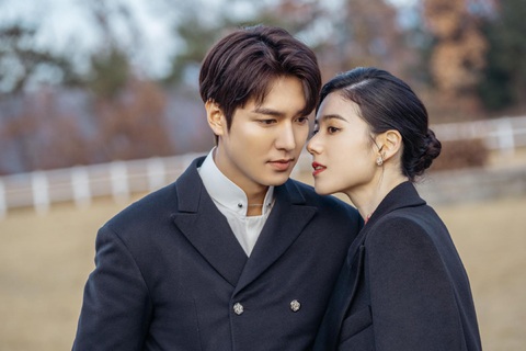 Quân vương bất diệt: Lee Min Ho vừa đẹp trai vừa... nhạt - Ảnh 12. Quân vương bất diệt: Lee Min Ho vừa đẹp trai vừa... nhạt - Ảnh 12.