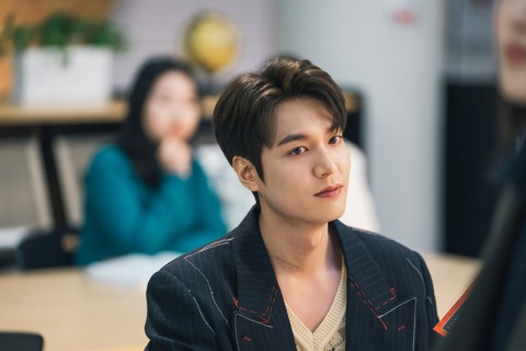 Quân vương bất diệt: Lee Min Ho vừa đẹp trai vừa... nhạt - Ảnh 4. Quân vương bất diệt: Lee Min Ho vừa đẹp trai vừa... nhạt - Ảnh 4.